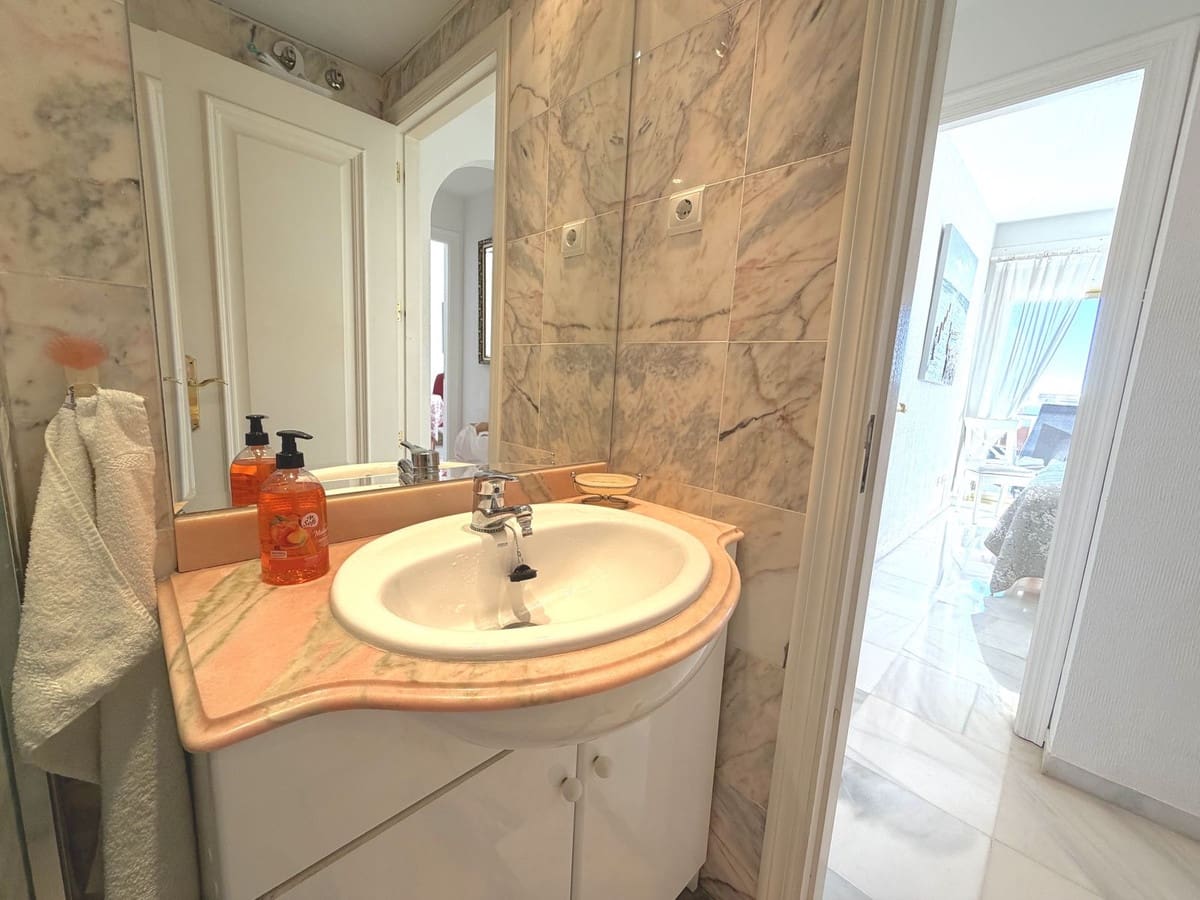 Apartamento de 2 habitaciones en Fuengirola en venta - 449.000 € (Ref: 9483673)