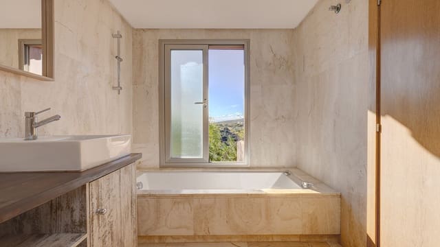 Casa de 2 habitaciones en Manilva Pueblo, Manilva en venta - 400.000 € (Ref: 9485496)