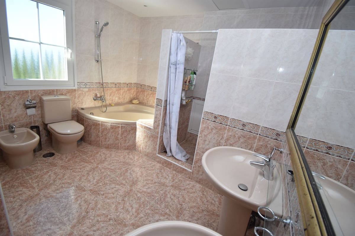 Chalet de 4 habitaciones en Mijas en venta con piscina - 1.300.000 € (Ref: 9488561)