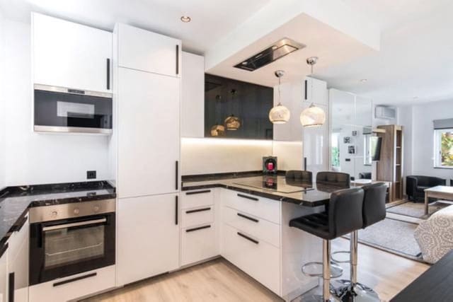 1 sypialnia Apartament na sprzedaż w Casco Antiguo, Marbella - 330 000 € (Ref: 9488563)