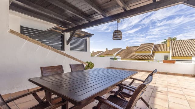 4 sovrum Hus till salu i Manilva Pueblo, Manilva - 425 000 € (Ref: 9488565)