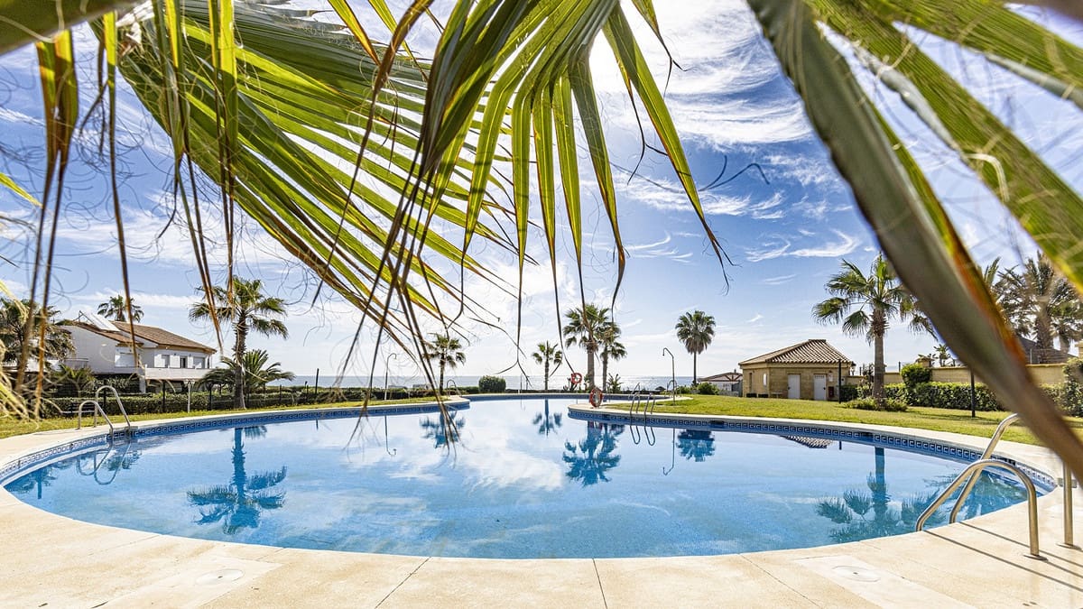 4 bedroom Townhouse for sale in Manilva - € 425,000 (Ref: 9488565)