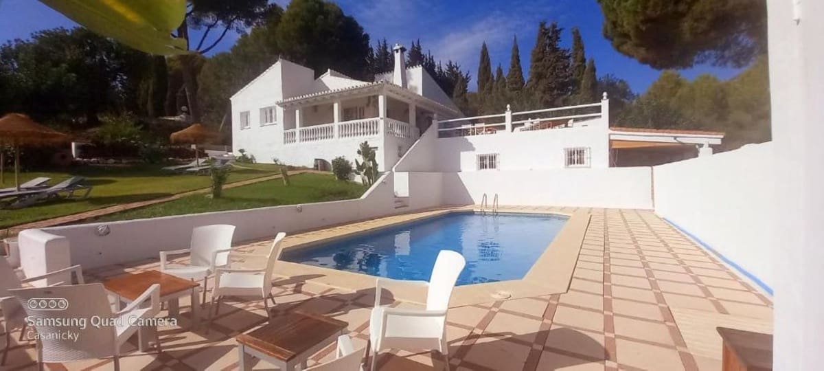 5 bedroom Villa for sale in Mijas with pool - € 990,000 (Ref: 9488566)