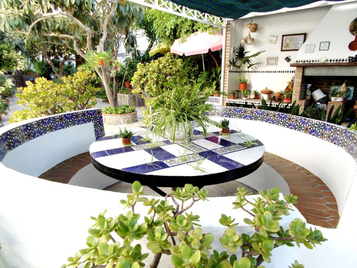 6 bedroom Villa for sale in Coin with pool - € 915,000 (Ref: 9488567)