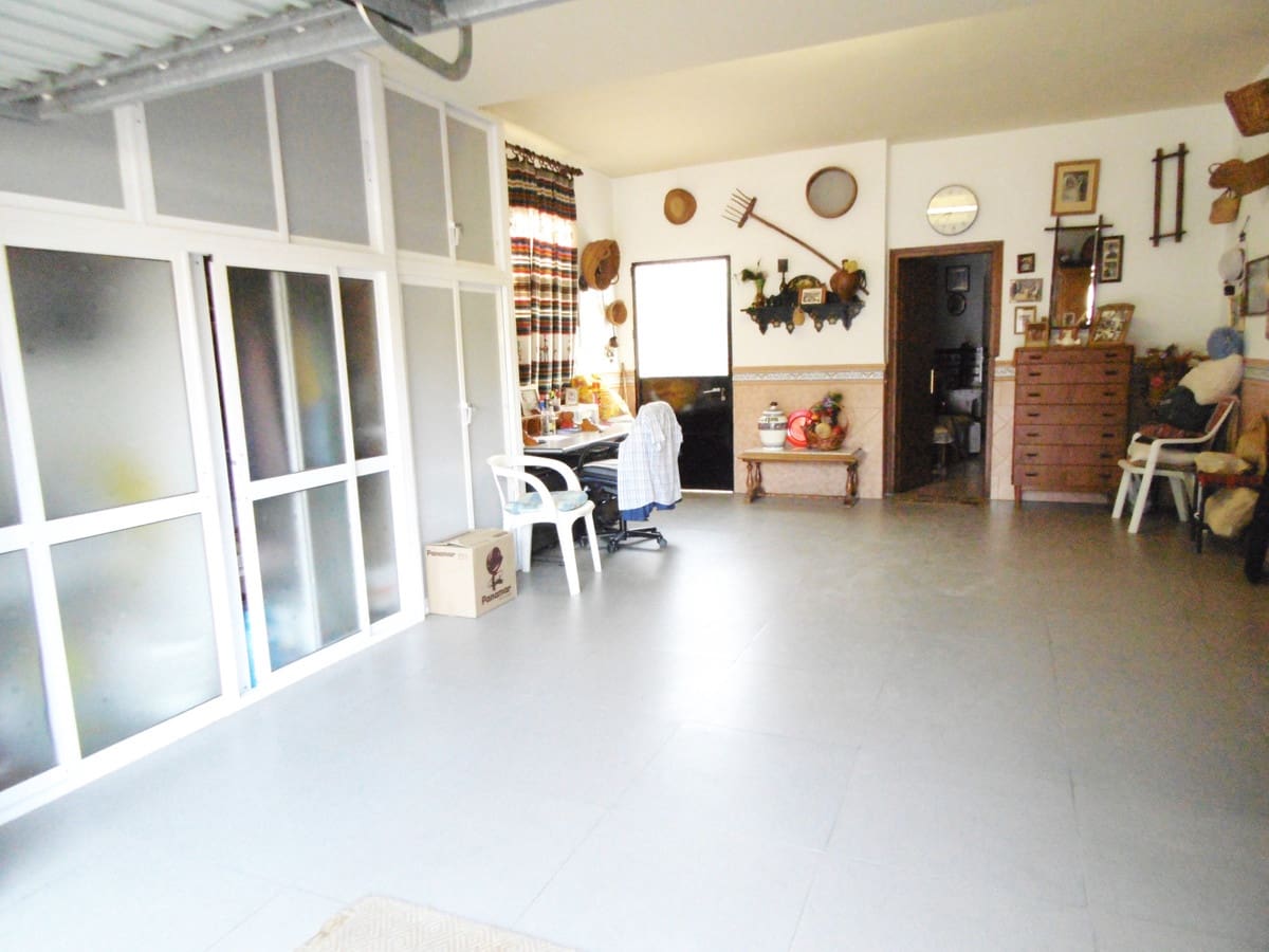 6 bedroom Villa for sale in Coin with pool - € 915,000 (Ref: 9488567)