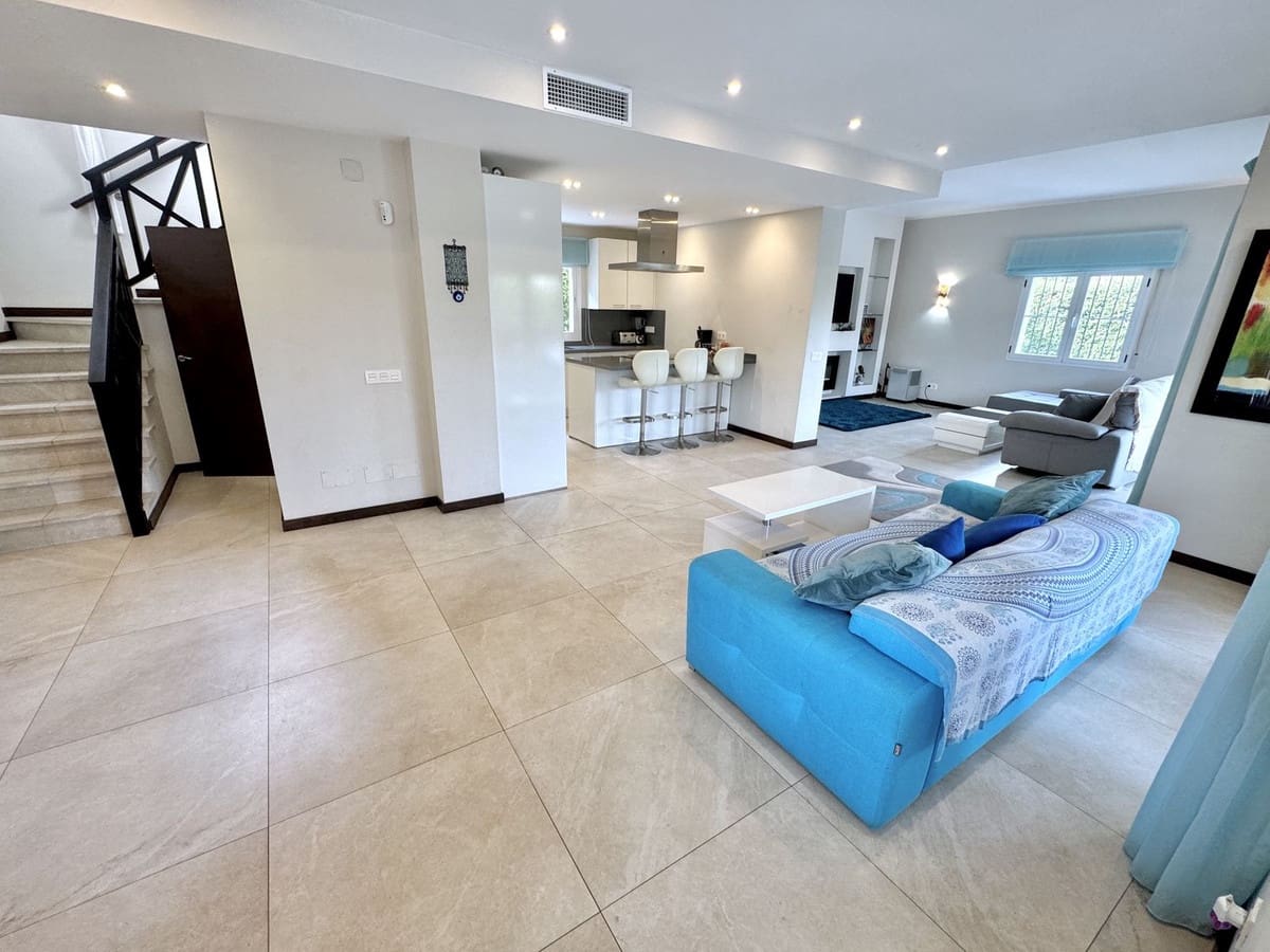 Chalet de 5 habitaciones en Nueva Andalucia en venta con piscina - 1.695.000 € (Ref: 9496594)