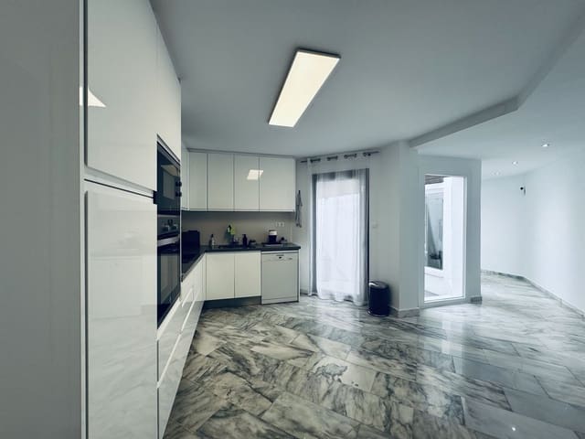 3 soveværelse Lejlighed til salg i Casco Antiguo, Marbella - € 850.000 (Ref: 9496599)