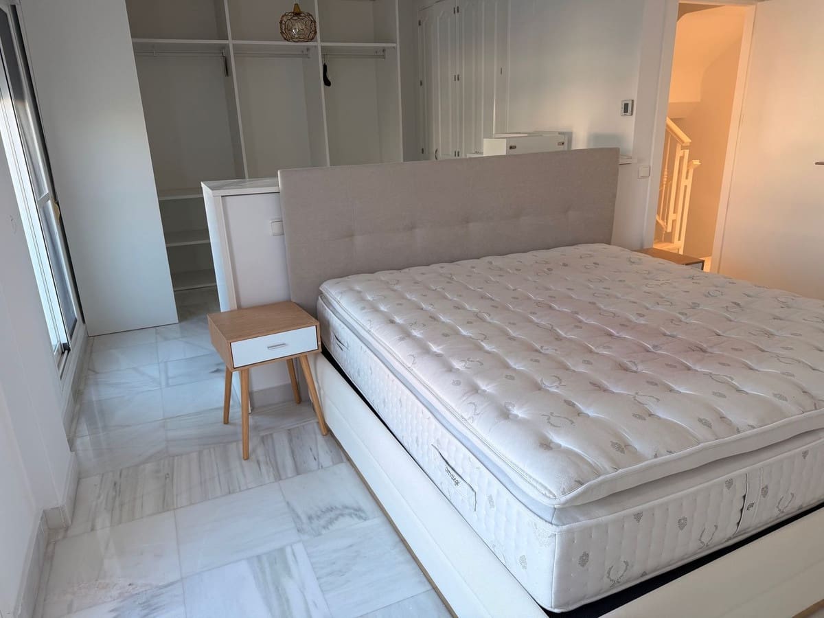 2 bedroom Townhouse for sale in Marbella - € 690,000 (Ref: 9496601)