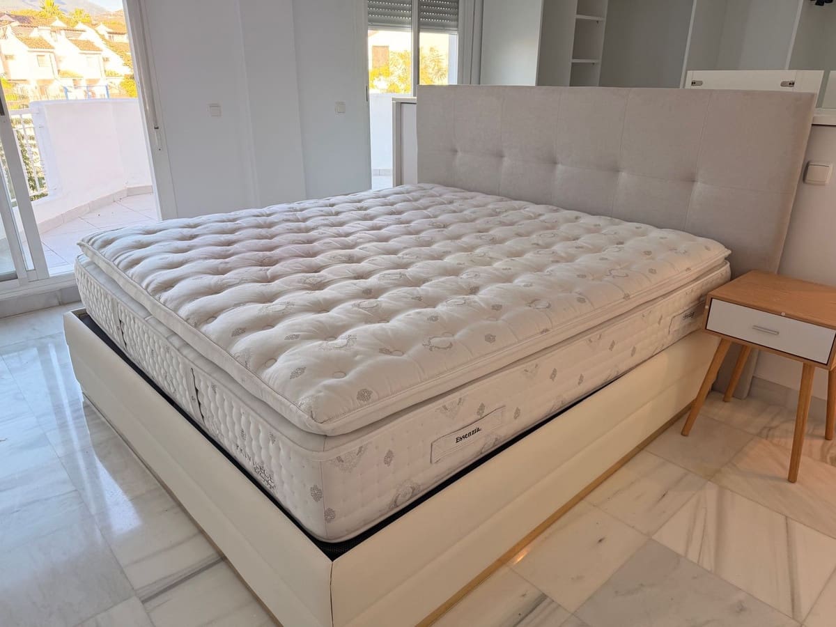 2 bedroom Townhouse for sale in Marbella - € 690,000 (Ref: 9496601)