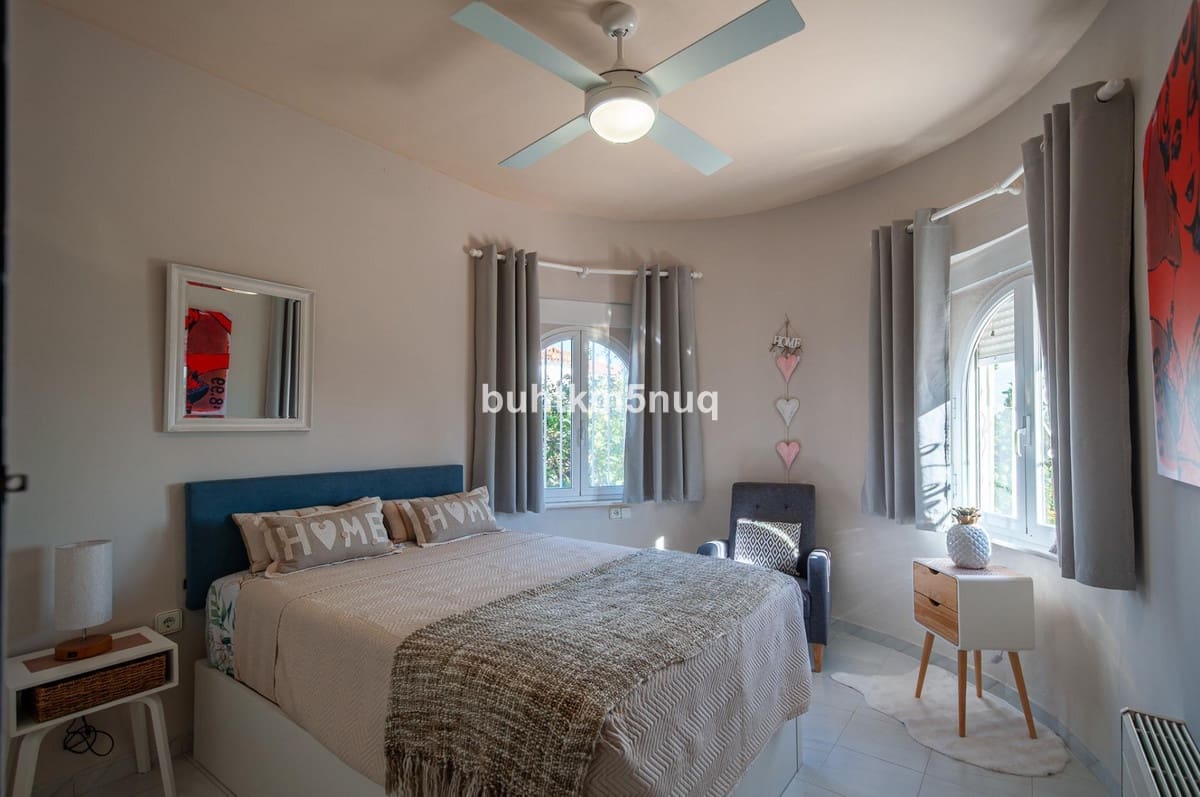 4 makuuhuone Huvila myytävänä paikassa Calpe / Calp mukana uima-altaan - 870 000 € (Ref: 9496602)