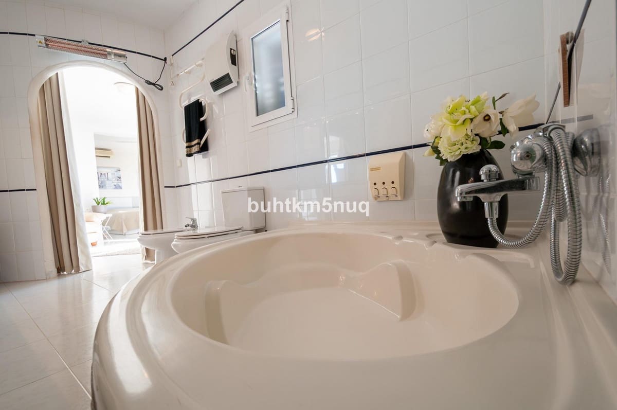 4 makuuhuone Huvila myytävänä paikassa Calpe / Calp mukana uima-altaan - 870 000 € (Ref: 9496602)