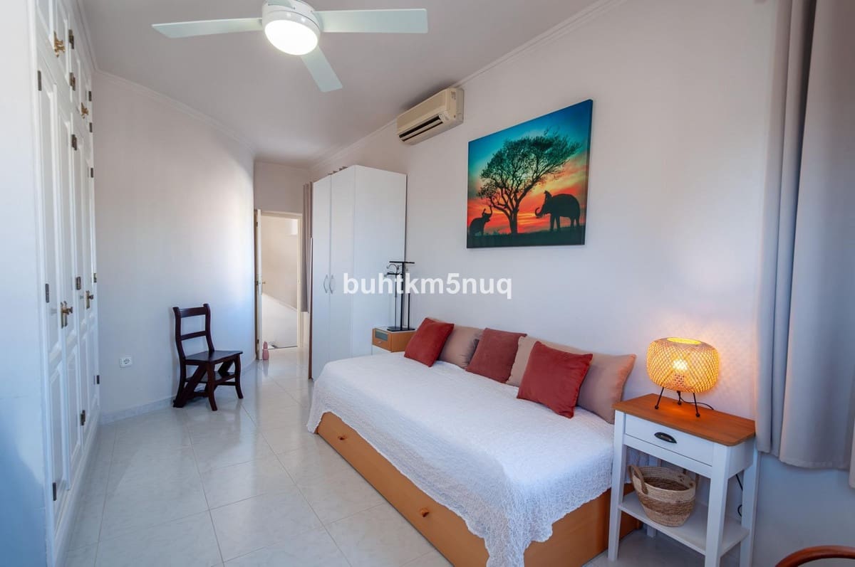 4 makuuhuone Huvila myytävänä paikassa Calpe / Calp mukana uima-altaan - 870 000 € (Ref: 9496602)