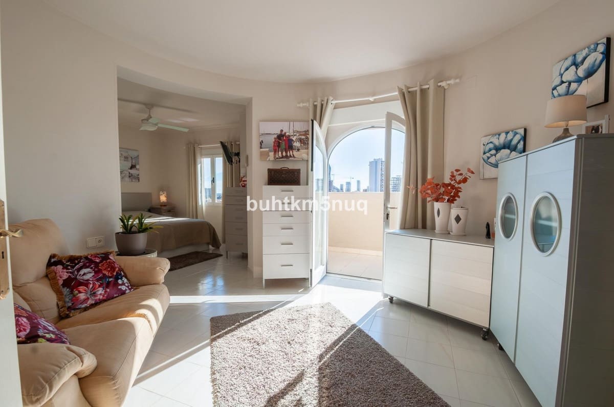 4 makuuhuone Huvila myytävänä paikassa Calpe / Calp mukana uima-altaan - 870 000 € (Ref: 9496602)