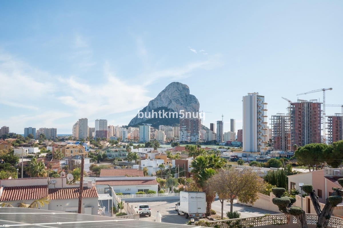 4 makuuhuone Huvila myytävänä paikassa Calpe / Calp mukana uima-altaan - 870 000 € (Ref: 9496602)