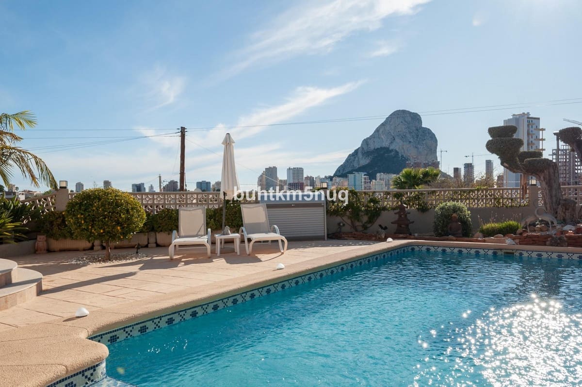 4 makuuhuone Huvila myytävänä paikassa Calpe / Calp mukana uima-altaan - 870 000 € (Ref: 9496602)