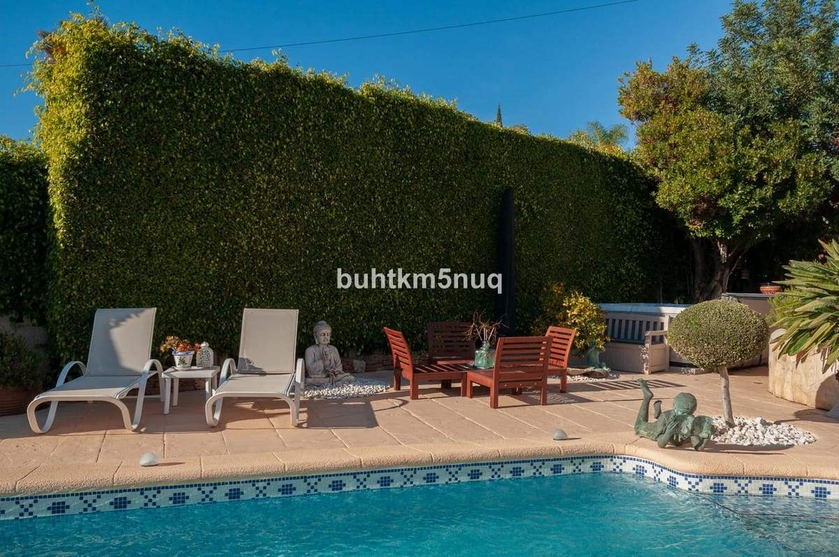 4 makuuhuone Huvila myytävänä paikassa Calpe / Calp mukana uima-altaan - 870 000 € (Ref: 9496602)