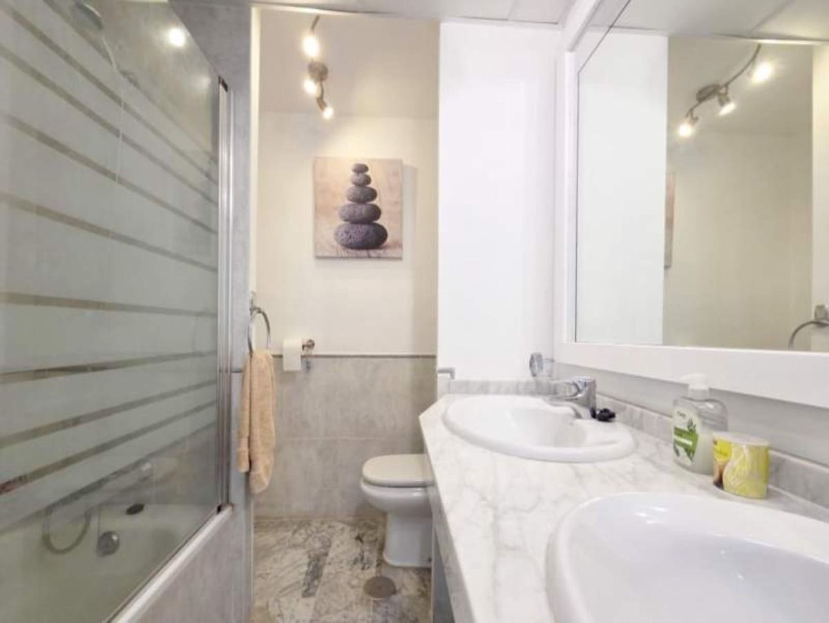 2 bedroom Apartment for sale in La Duquesa / Puerto de la Duquesa - € 280,000 (Ref: 9496605)