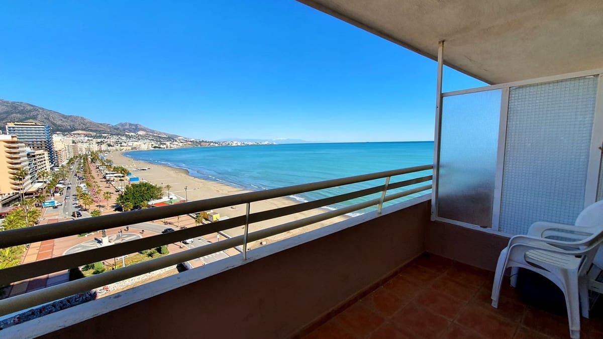 Apartamento de 2 habitaciones en Fuengirola en venta - 399.000 € (Ref: 9496607)