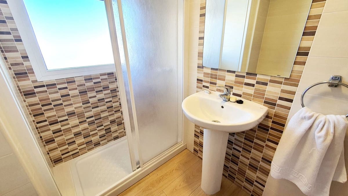 Apartamento de 2 habitaciones en Fuengirola en venta - 399.000 € (Ref: 9496607)