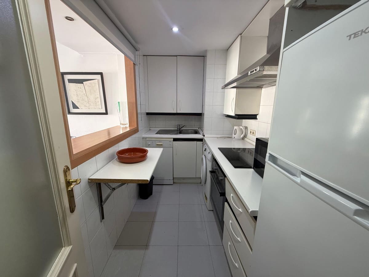 1 bedroom Apartment for sale in Puerto Banus - € 465,000 (Ref: 9498059)