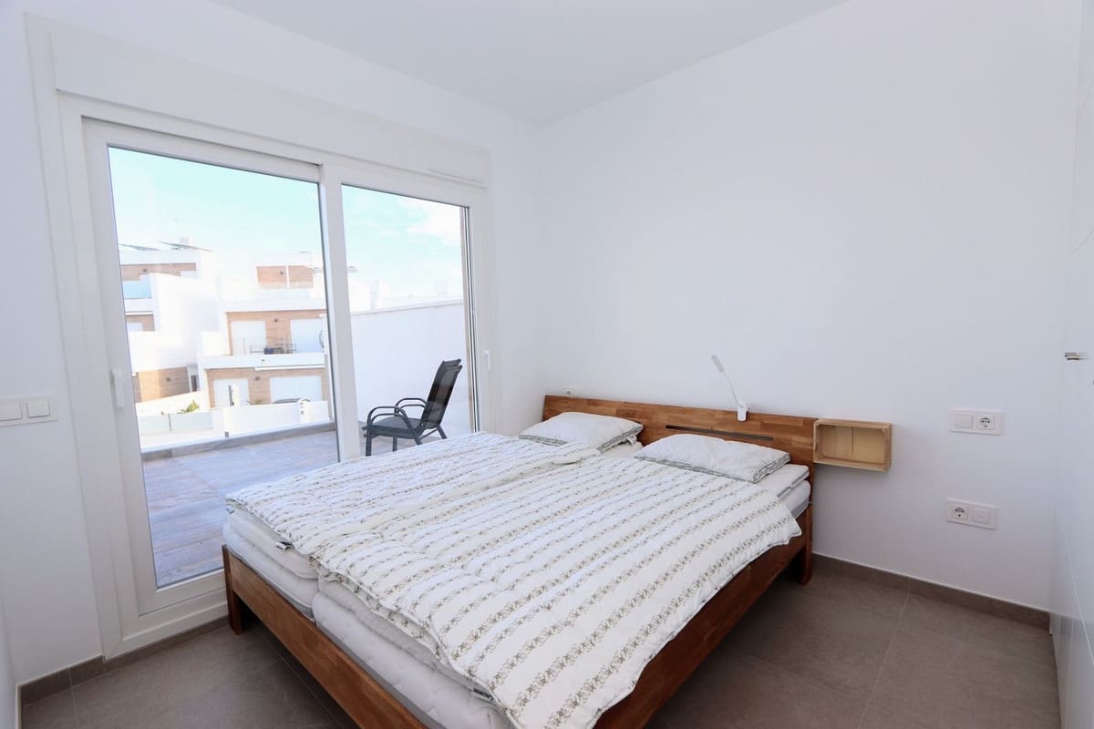 3 bedroom Villa for sale in San Pedro del Pinatar with pool - € 397,000 (Ref: 9503650)