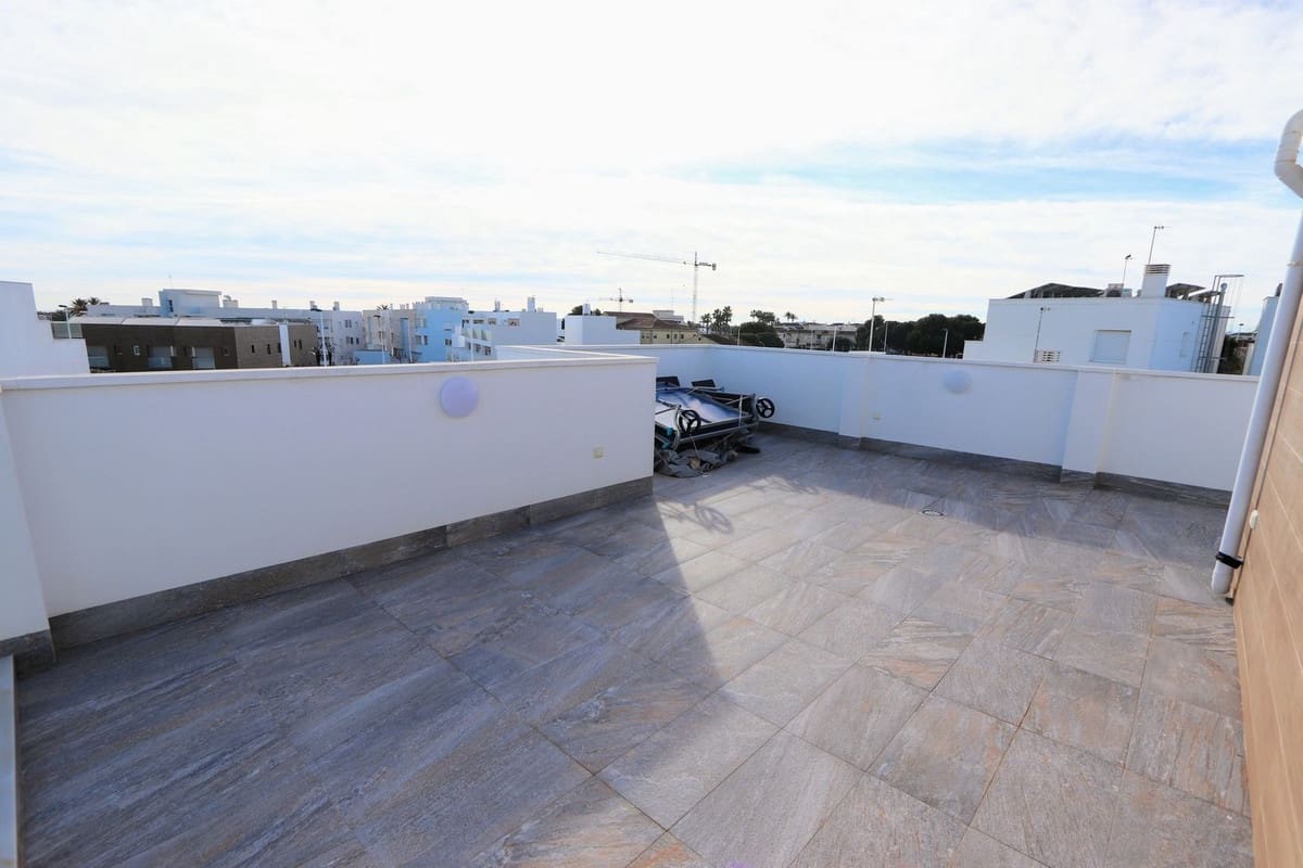 3 bedroom Villa for sale in San Pedro del Pinatar with pool - € 397,000 (Ref: 9503650)