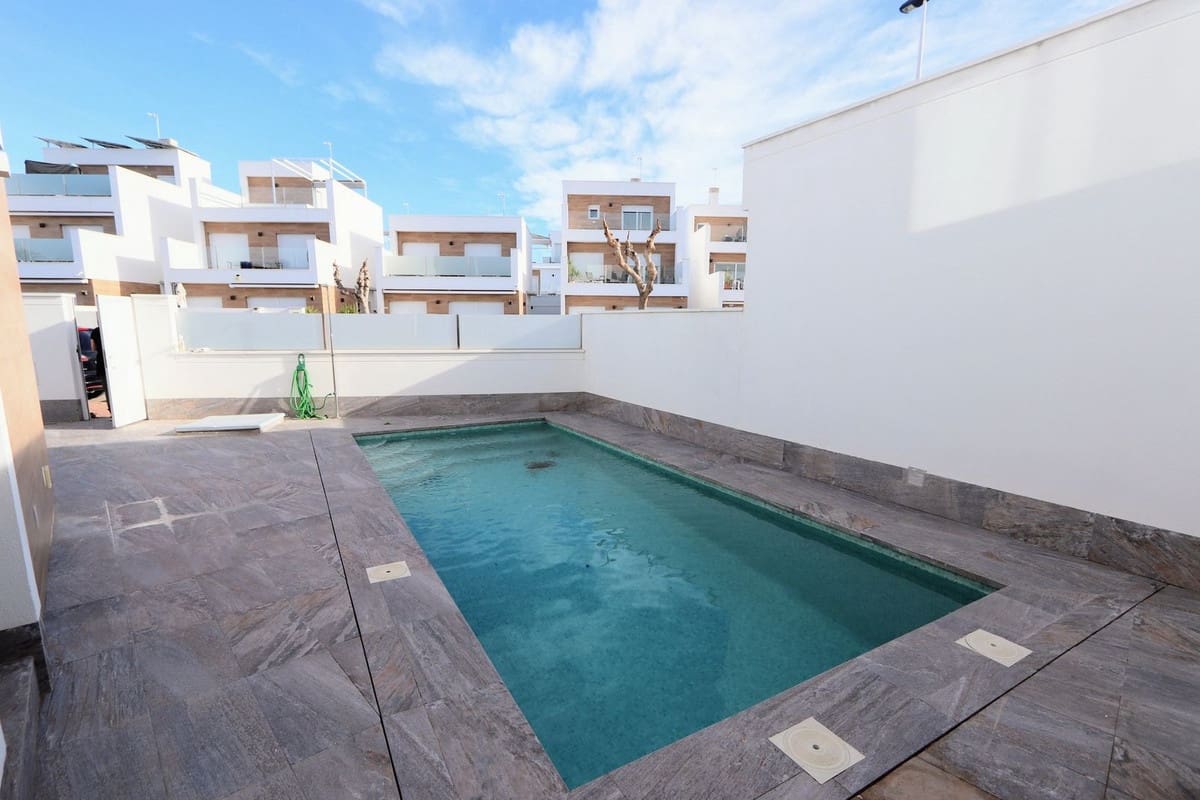 3 bedroom Villa for sale in San Pedro del Pinatar with pool - € 397,000 (Ref: 9503650)