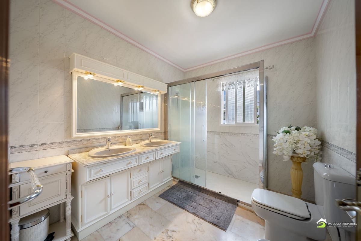 3 slaapkamer Villa te koop in Benalmadena met zwembad - € 699.000 (Ref: 9503652)