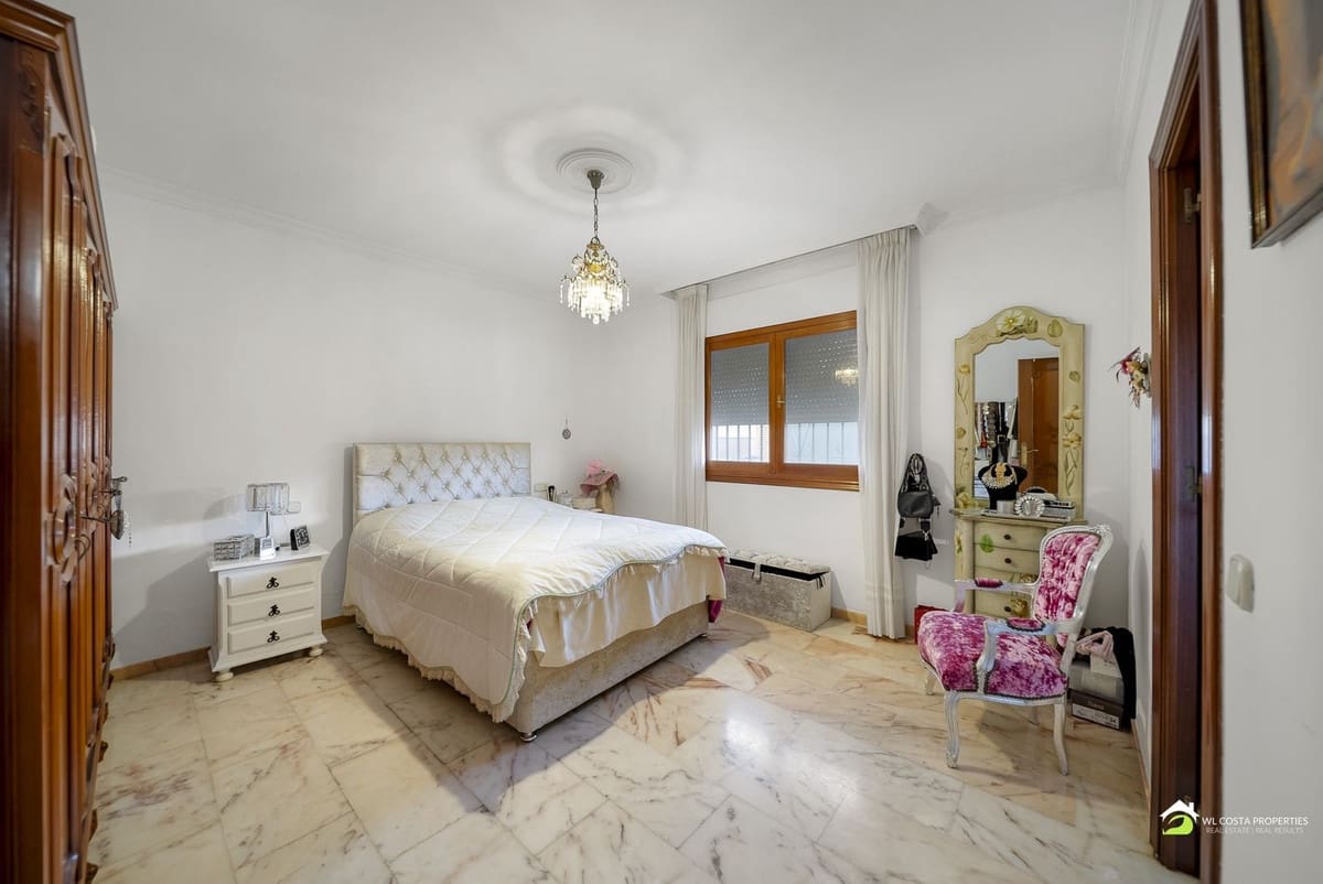 3 slaapkamer Villa te koop in Benalmadena met zwembad - € 699.000 (Ref: 9503652)