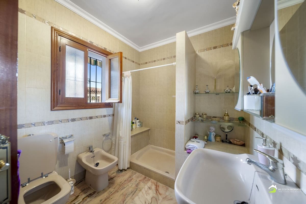 3 slaapkamer Villa te koop in Benalmadena met zwembad - € 699.000 (Ref: 9503652)