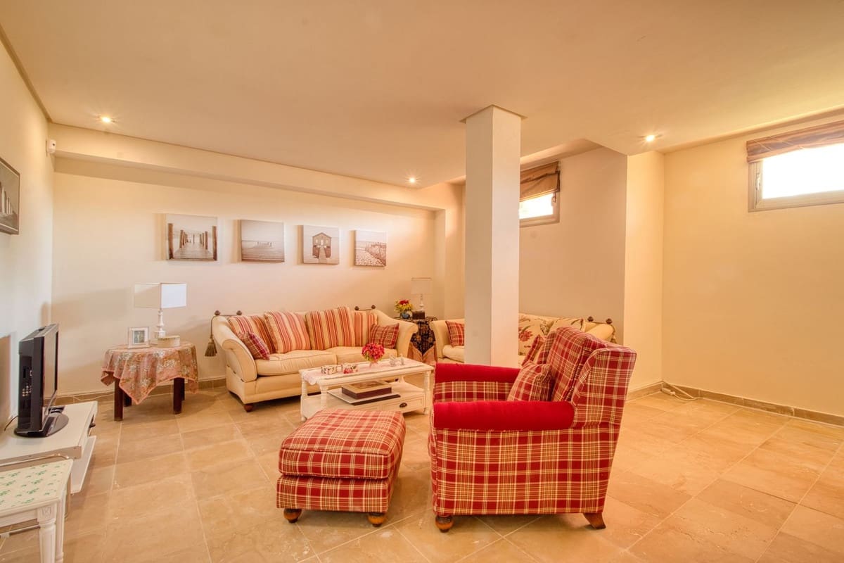 4 bedroom Townhouse for sale in Manilva - € 539,000 (Ref: 9503660)