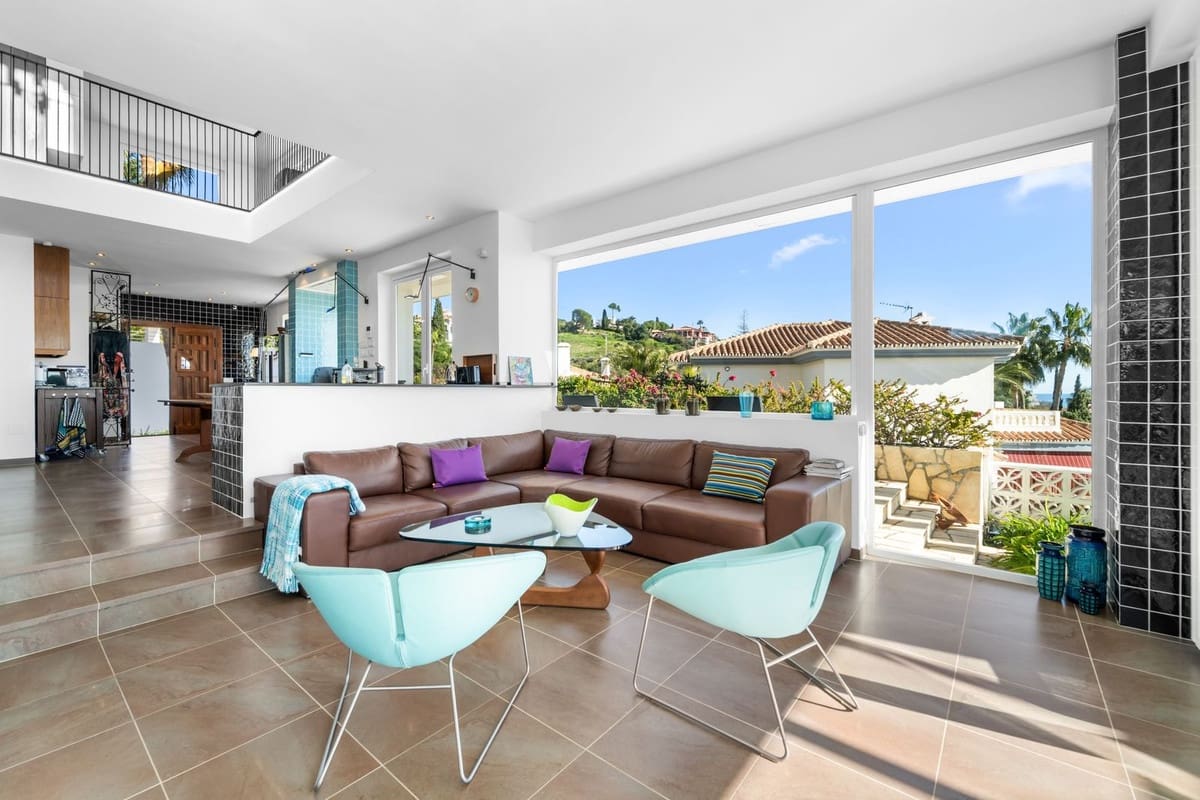 4 bedroom Villa for sale in Benalmadena with pool - € 2,595,000 (Ref: 9503661)