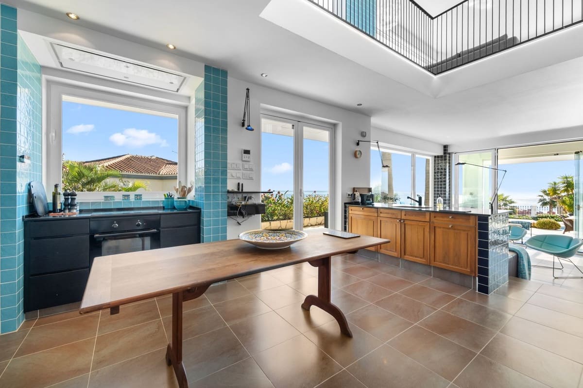 4 bedroom Villa for sale in Benalmadena with pool - € 2,595,000 (Ref: 9503661)