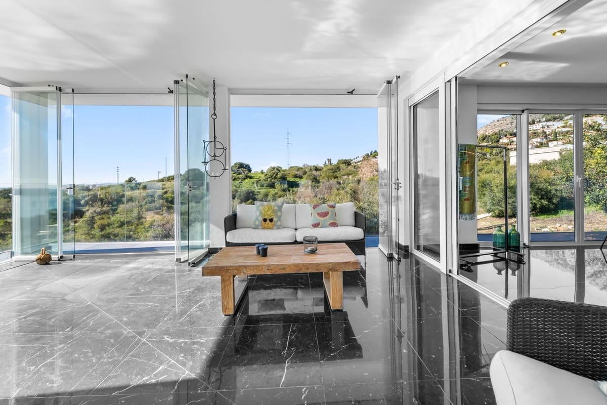 4 bedroom Villa for sale in Benalmadena with pool - € 2,595,000 (Ref: 9503661)