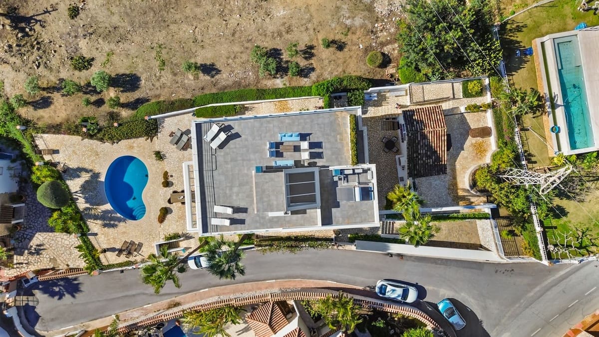 4 bedroom Villa for sale in Benalmadena with pool - € 2,595,000 (Ref: 9503661)
