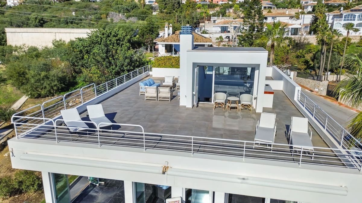 4 bedroom Villa for sale in Benalmadena with pool - € 2,595,000 (Ref: 9503661)