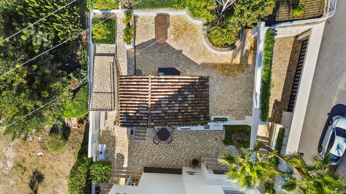 4 bedroom Villa for sale in Benalmadena with pool - € 2,595,000 (Ref: 9503661)