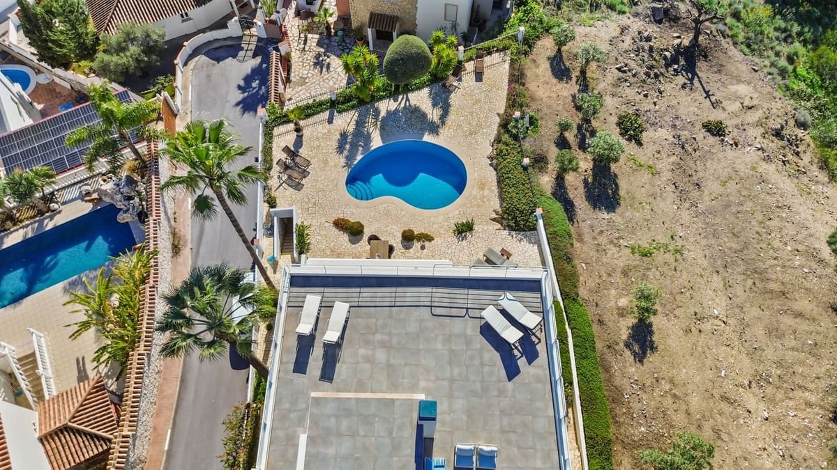 4 bedroom Villa for sale in Benalmadena with pool - € 2,595,000 (Ref: 9503661)