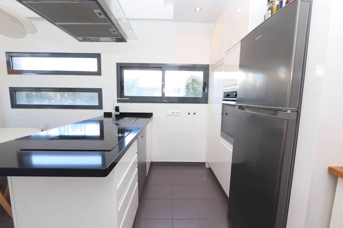 3 bedroom Villa for sale in Villamartin - € 330,000 (Ref: 9508018)