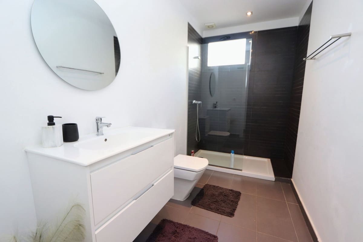 3 bedroom Villa for sale in Villamartin - € 330,000 (Ref: 9508018)