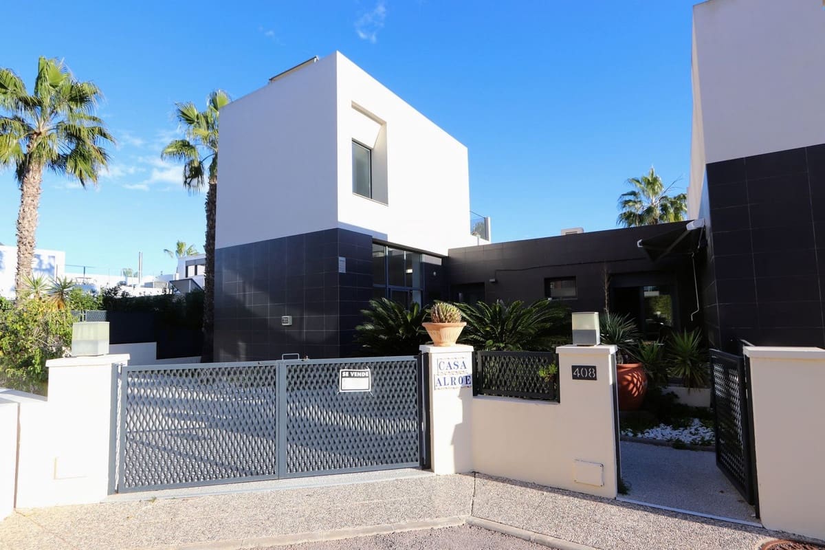 3 bedroom Villa for sale in Villamartin - € 330,000 (Ref: 9508018)