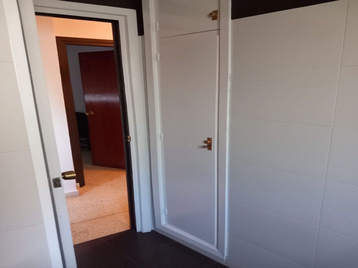 3 bedroom Apartment for sale in Fuengirola - € 340,000 (Ref: 9508019)