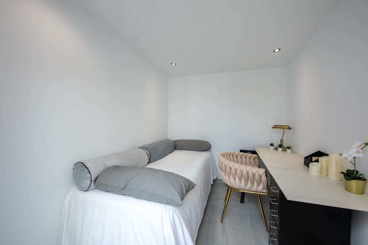 3 soverom Hus til salgs i La Duquesa / Puerto de la Duquesa - € 550 000 (Ref: 9508021)