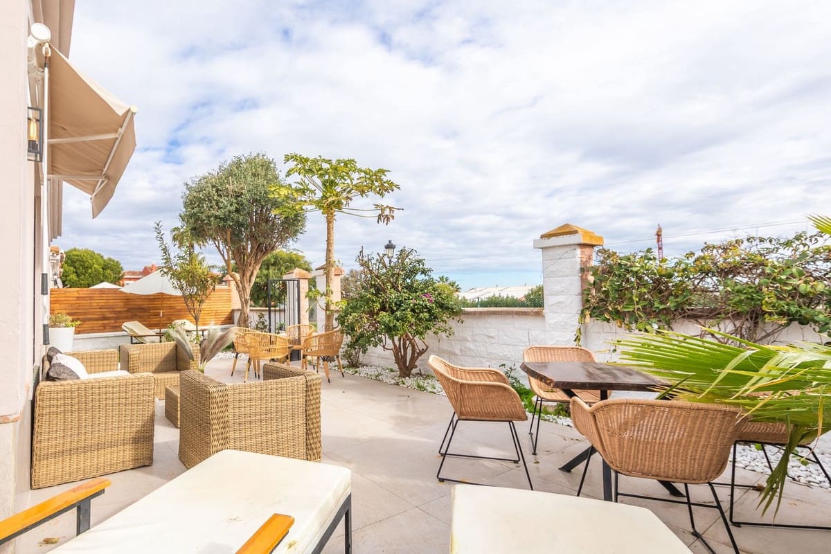 3 soverom Hus til salgs i La Duquesa / Puerto de la Duquesa - € 550 000 (Ref: 9508021)