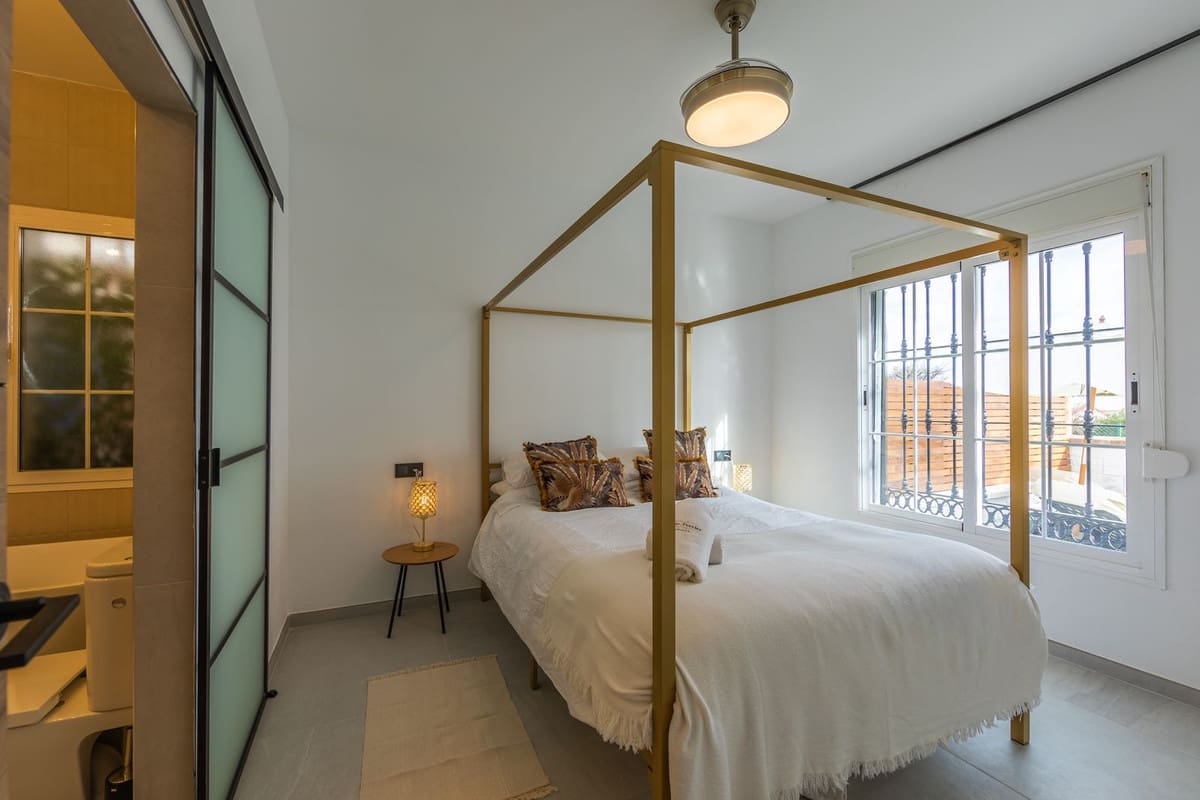 3 soverom Hus til salgs i La Duquesa / Puerto de la Duquesa - € 550 000 (Ref: 9508021)