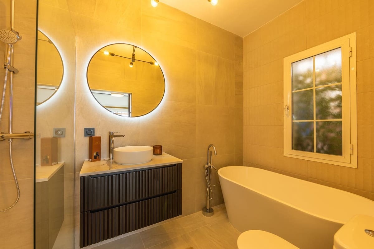 3 soverom Hus til salgs i La Duquesa / Puerto de la Duquesa - € 550 000 (Ref: 9508021)