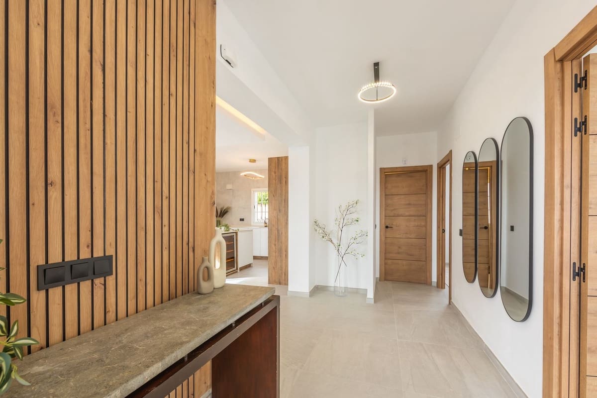 3 soverom Hus til salgs i La Duquesa / Puerto de la Duquesa - € 550 000 (Ref: 9508021)