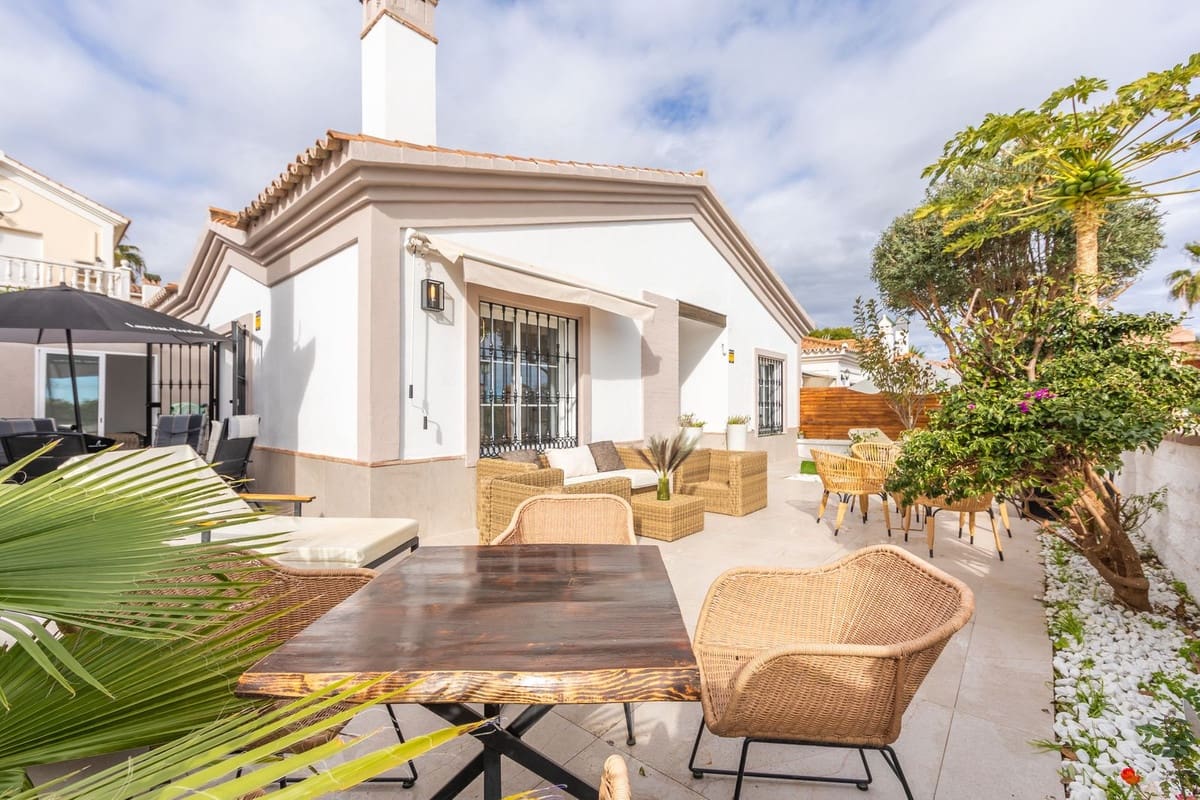 3 soverom Hus til salgs i La Duquesa / Puerto de la Duquesa - € 550 000 (Ref: 9508021)