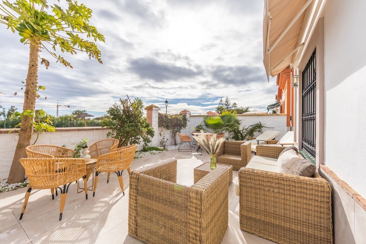 3 soverom Hus til salgs i La Duquesa / Puerto de la Duquesa - € 550 000 (Ref: 9508021)