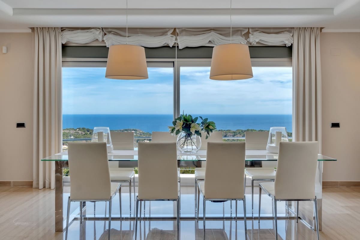 4 bedroom Villa for sale in Benissa with pool - € 1,800,000 (Ref: 9508024)